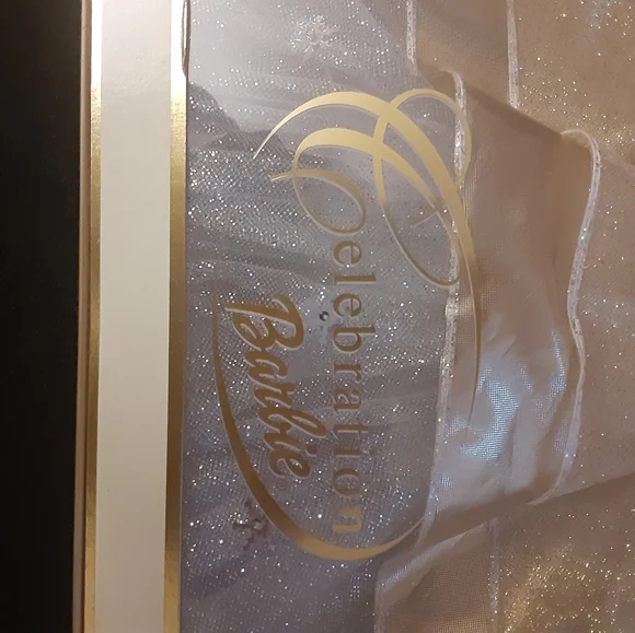 2000 Celebration Barbie - Picture 5 of 8